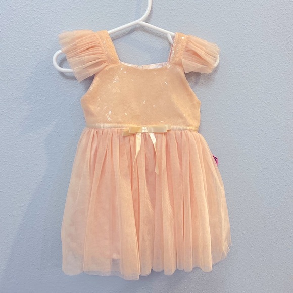Popatu Other - ♥️ Short sleeved sequined infant dress